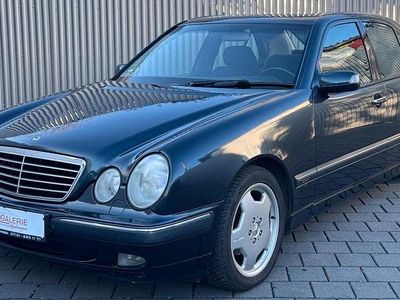 Usata Mercedes E240 Elegance 170 CV (125 kW) 2000 Nero Berlina
