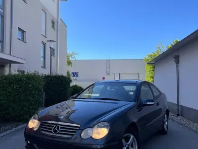 Gebraucht Mercedes CLC180 143 PS (105 kW) 2004 Blau Kleinwagen