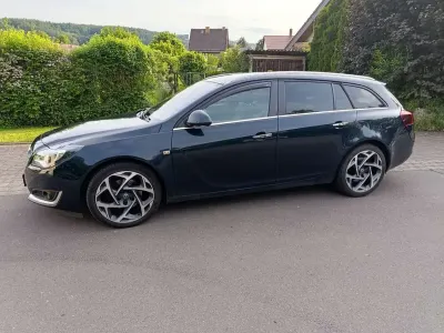 Gebraucht Opel Insignia Sport 194 PS (142 kW) 2013 Grün Kombi
