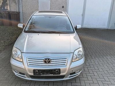 Gebraucht Toyota Avensis 146 PS (107 kW) 2004 Silber Limousine