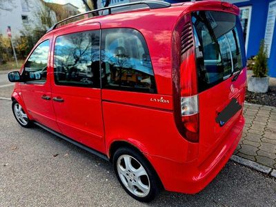 Usata Mercedes Vaneo 125 CV (91 kW) 2004 Rosso Monovolume