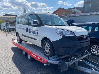 Gebraucht Fiat Doblò Basis 95 PS (69 kW) 2017 Colore esterno (weiß) Van / Kleinbus