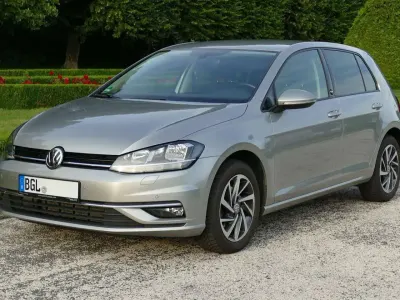 Gebraucht VW Golf VII Sound 110 PS (80 kW) 2018 Beige Limousine