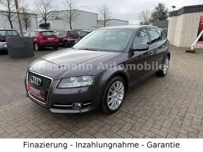 Gebraucht Hyundai i30 Edition+ 140 PS (102 kW) 2011 Andere Limousine