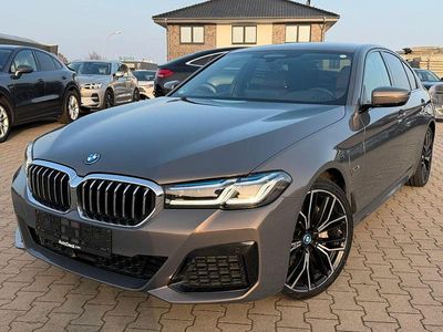 Gebraucht BMW 545e M Sport 286 PS (210 kW) 2022 Braun SUV