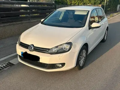 Gebraucht VW Golf VI 122 PS (89 kW) 2011 Weiß Limousine