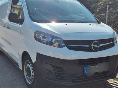 Second-hand Opel Vivaro 120 CP (88 kW) 2021 Alb Monovolum