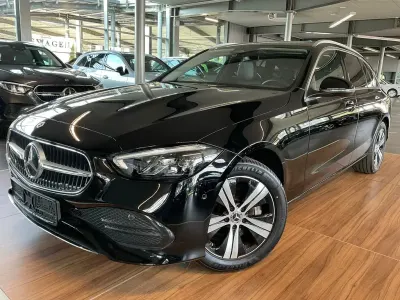 Gebraucht Mercedes C300e Avantgarde 313 PS (230 kW) 2023 Schwarz Limousine