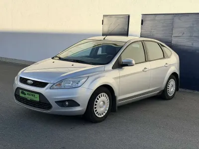 Używany Ford Focus Style 101 KM (74 kW) 2008 Srebrny Hatchback