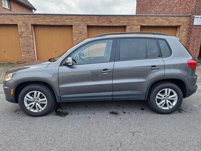 Graumetallik (metallic) Gebraucht 2017 VW Tiguan SUV | 15.987 € (Guter Preis)