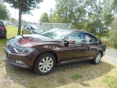 Gebraucht VW Passat Comfortline 150 PS (110 kW) 2015 Rot Limousine