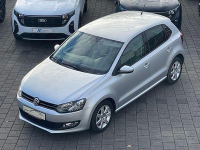 Silber Gebraucht 2012 VW Polo Comfortline Limousine | 7.490 € (Fairer Preis)