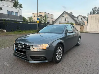 Gebraucht Audi A4 150 PS (110 kW) 2014 Grau Limousine