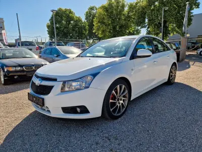 Gebraucht Chevrolet Cruze 163 PS (119 kW) 2013 Weiß Limousine