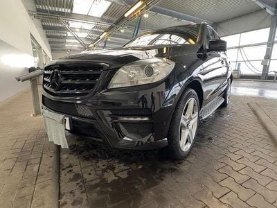 Schwarz Gebraucht 2012 Mercedes ML350 Edition 1 SUV | 20.490 € (Etwas zu teuer)