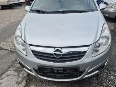 Używany Opel Corsa 80 KM (58 kW) 2007 Srebrny Hatchback