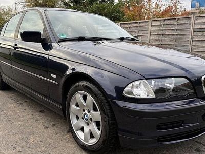 Gebraucht BMW 318 M Sport 118 PS (86 kW) 1999 Silber metallic Limousine