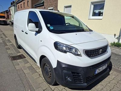 Gebraucht Peugeot Expert Avantage 122 PS (89 kW) 2018 Weiß Van