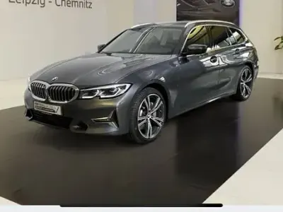 Używany BMW 330e Luxury Line 292 KM (214 kW) 2021 Szary Kombi