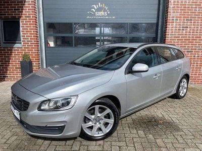 gebraucht Volvo V60 2.0D3 150PS AUTOM,AHK,SITZHEIZUNG,BI-XENON