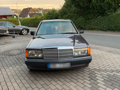 Gebraucht Mercedes 190 118 PS (86 kW) 1990 Andere farben Limousine