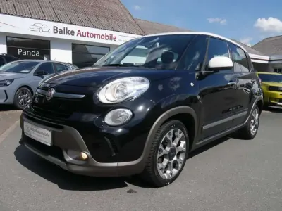 Gebraucht Fiat 500L Trekking 120 PS (88 kW) 2016 Cinema schwarz/weiss bicolore Van / Kleinbus