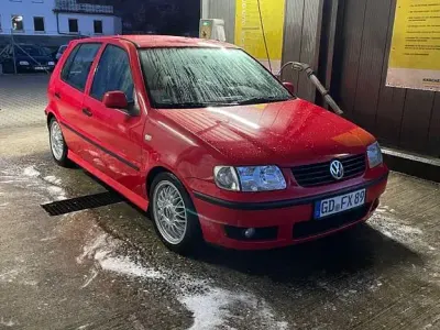 Używany VW Polo Classicline 75 KM (55 kW) 2000 Czerwony Sedan/Limuzyna