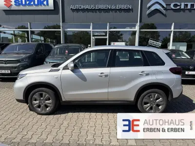 Neu Suzuki Vitara Club 110 PS (80 kW) 2026 Silber SUV