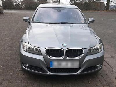 Grau Gebraucht 2010 BMW 320 Kombi | 6.500 € (Fairer Preis)