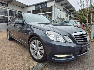 Grau Gebraucht 2011 Mercedes E200 Limousine | 12.900 € (Fairer Preis)