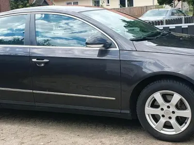 Gebraucht VW Passat 140 PS (102 kW) 2005 Braun Limousine
