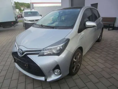 Gebraucht Toyota Yaris Lounge 75 PS (55 kW) 2016 Grau Kleinwagen