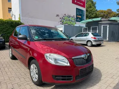 Gebraucht Skoda Fabia Classic 60 PS (44 kW) 2009 Rot Limousine