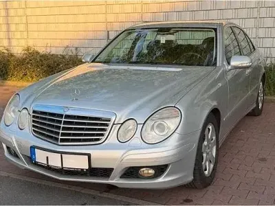 Używany Mercedes E280 190 KM (139 kW) 2007 Srebrny Sedan/Limuzyna