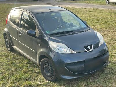 Usata Peugeot 107 68 CV (50 kW) 2006 Grigio Utilitaria