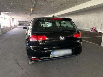 Schwarz Gebraucht 2015 VW Golf Limousine | 11.400 € (Etwas zu teuer)