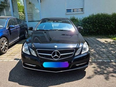 Gebraucht Mercedes E220 170 PS (125 kW) 2011 Schwarz Coupé
