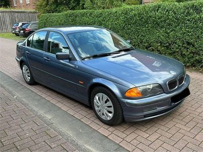 BMW 323