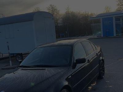 Schwarz Gebraucht 2002 BMW 320 M Sport Limousine | 3.200 € (Fairer Preis)