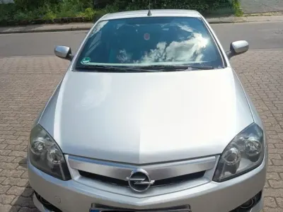 Gebraucht Opel Tigra Sport 125 PS (91 kW) 2005 Silber Cabrio