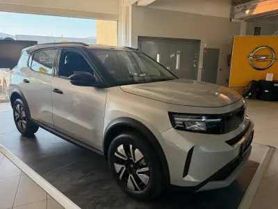 Neu Opel Frontera Ultimate 136 PS (100 kW) 2026 Silber SUV