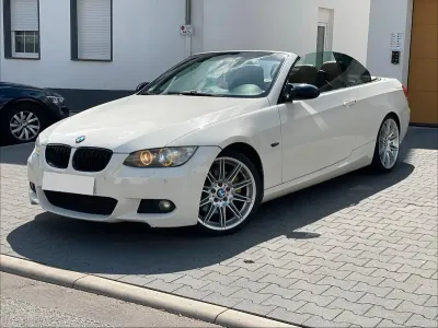 Gebraucht BMW 330 270 PS (198 kW) 2009 Weiß Cabrio