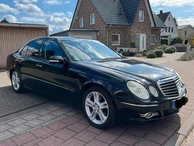 Gebraucht Mercedes E220 Avantgarde 170 PS (125 kW) 2006 Schwarz Limousine