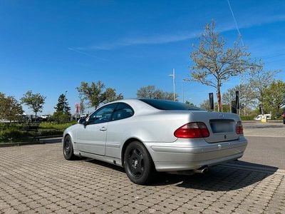 Gebraucht Mercedes CLK230 197 PS (144 kW) 2002 Grau Coupé
