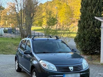 Second-hand Dacia Sandero 75 CP (55 kW) 2009 Albastru Hatchback