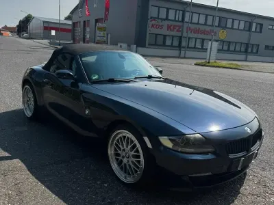 Gebraucht BMW Z4 177 PS (130 kW) 2006 Blau Cabrio
