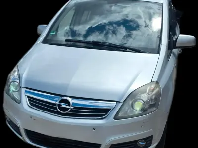 Gebraucht Opel Zafira 125 PS (91 kW) 2010 Silber Van / Kleinbus