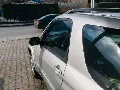 Gebraucht Toyota Yaris 116 PS (85 kW) 2004 Silber SUV