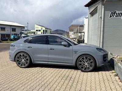 Gebraucht Porsche Cayenne 470 PS (345 kW) 2024 Grau SUV