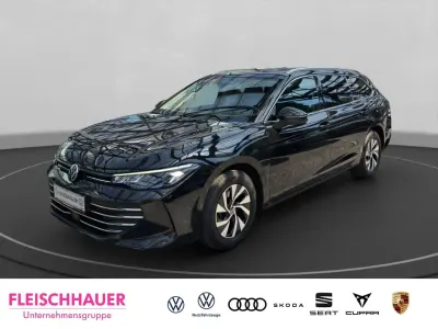 Gebraucht VW Passat S 150 PS (110 kW) 2024 Schwarz Kombi